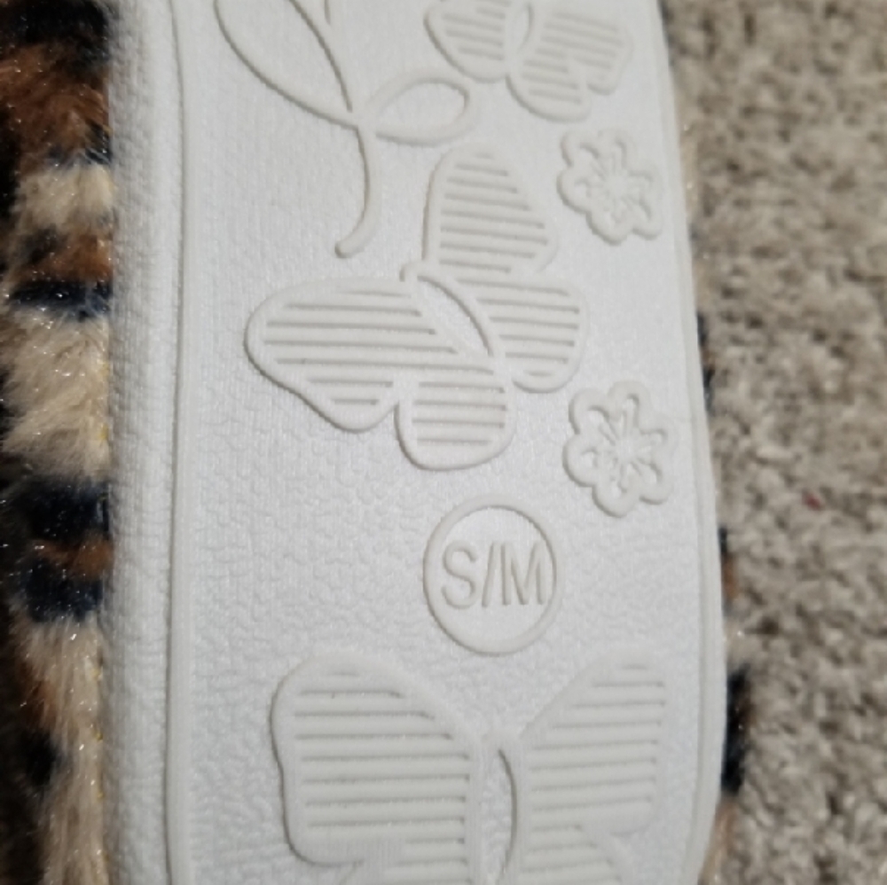 Slippers - Picture 4 of 5